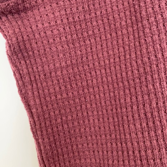 American Eagle maroon crop waffle t-shirt - Picture 2 of 2